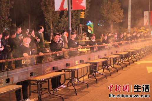 194-meter-long kebab sets Guinness World Record