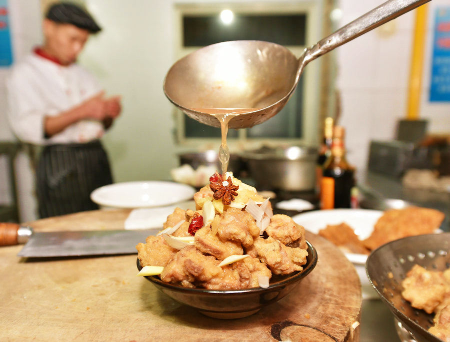 Traditional 'Ba Da Wan' graces dinner table for coming Lunar New Year