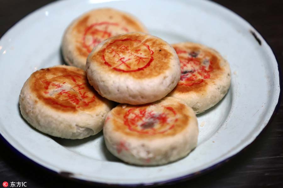 Anhui-style mooncakes bring authentic taste to E China