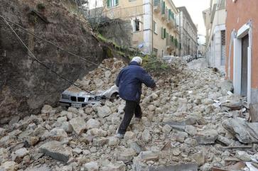 意大利強烈地震造成逾150人死亡1500多人受傷