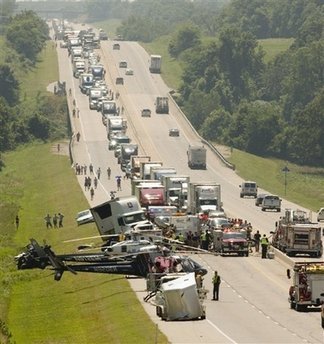 美俄克拉何馬州發(fā)生嚴重車禍 多輛汽車相撞9人死亡