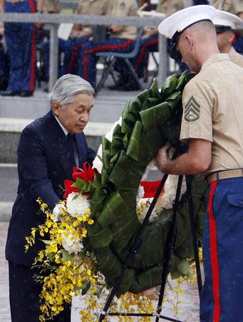 日本天皇參觀美國二戰(zhàn)公墓 希望日本不再犯錯