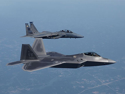 F-15數(shù)十年空戰(zhàn)不敗 F-22新銳開始換崗