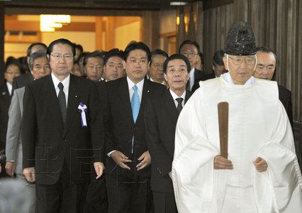 日本68名議員參拜靖國(guó)神社 無(wú)閣僚或官員參拜