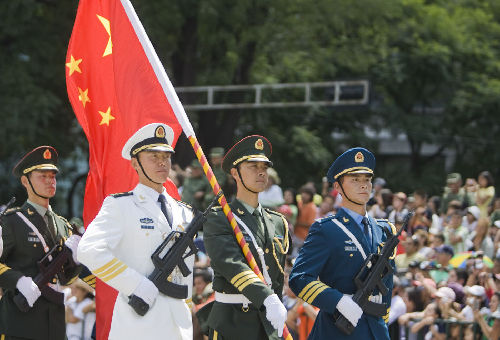 中國人民解放軍儀仗方隊亮相墨西哥閱兵式