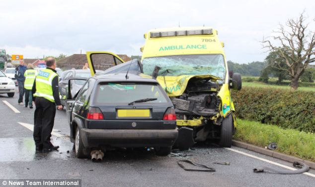 英國(guó)上演現(xiàn)實(shí)版“死神來了” 車禍傷者搭乘救護(hù)車竟再遇車禍