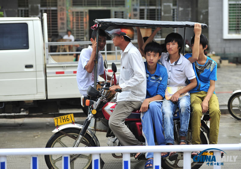 海南樂(lè)東：改裝三輪“校車(chē)”安全堪憂(yōu)