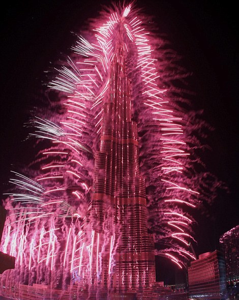 悉尼炫彩焰火、時(shí)代廣場(chǎng)倒計(jì)時(shí) 世界各地喜迎新年