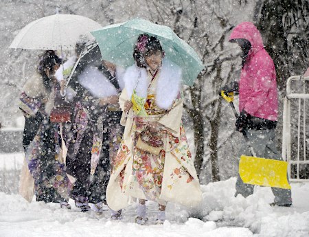 日本暴風(fēng)雪致300余人受傷 近3萬戶家庭停電