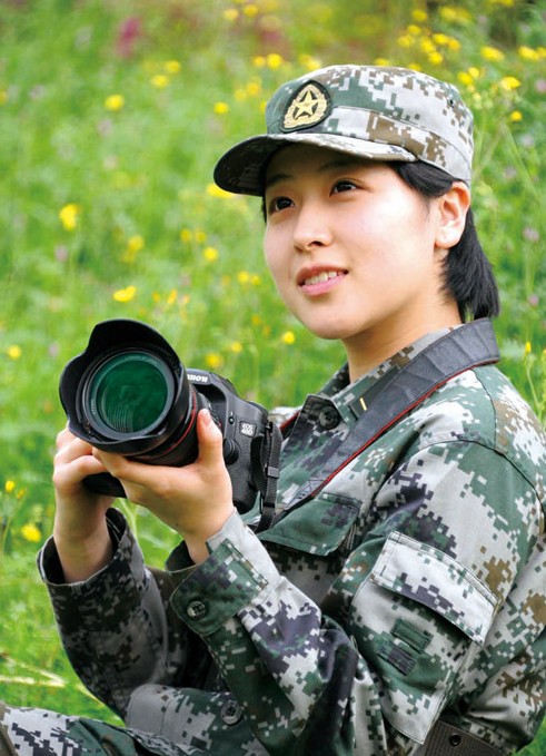 解放軍最新魅力女兵出爐：基層氣質(zhì)美女多