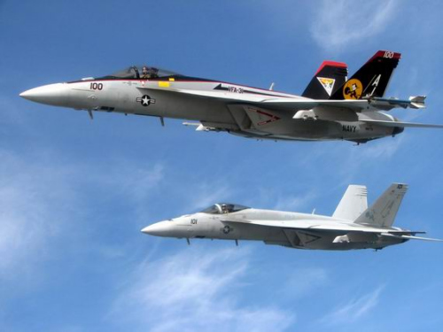 對(duì)比中美戰(zhàn)斗機(jī)：F/A-18E/F優(yōu)于殲-15