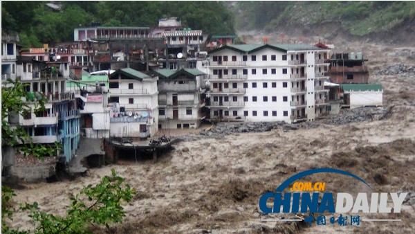 印度強(qiáng)降雨引發(fā)洪水 死亡人數(shù)或高達(dá)6500人