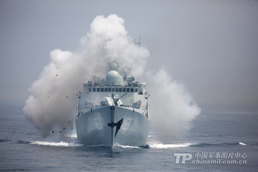 日本防衛(wèi)省稱中國(guó)海軍艦艇首次通過(guò)宗谷海峽（組圖）