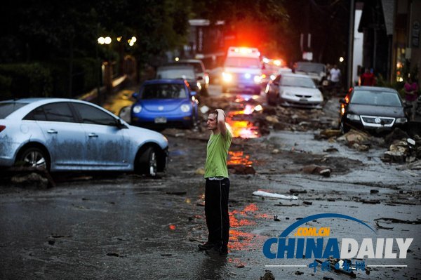 美國(guó)多地因暴雨發(fā)出洪水警報(bào) 已致1死3失蹤（圖）