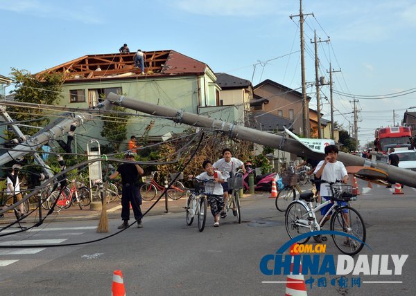 日本東部遭龍卷風(fēng)襲擊 造成27人受傷(組圖)