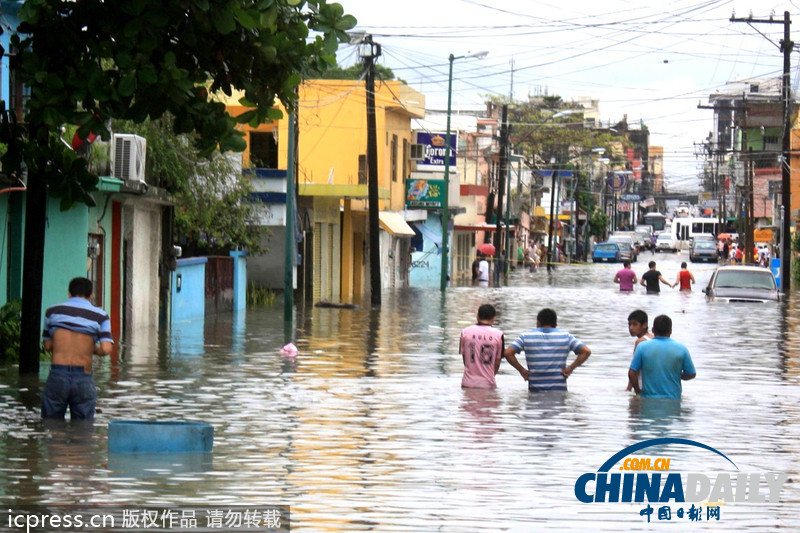 “曼努埃爾”風(fēng)暴肆虐墨西哥 百人死亡數(shù)千無家可歸（組圖）