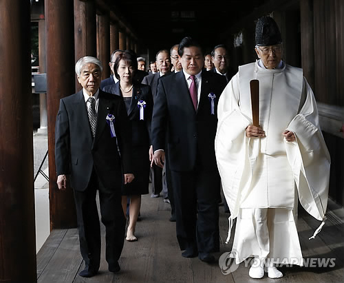 韓國譴責(zé)日本政客參拜靖國神社 曾拒拜鬼大臣入境