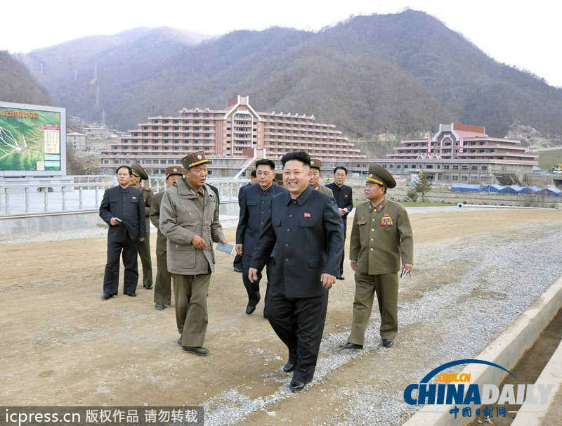 金正恩再次視察馬息嶺滑雪場 稱贊建設(shè)者愛國（圖）