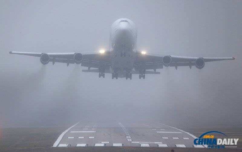 一架波音747運輸機錯降機場 一度被困美國堪薩斯