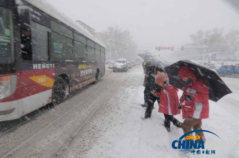 黑龍江牡丹江遭受暴雪襲擊