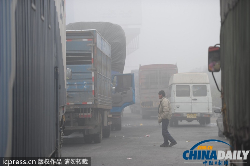 各地霧霾持續(xù) 浙江多條高速公路封道