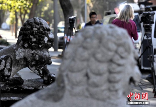 圖：中國駐舊金山總領(lǐng)館正門遭縱火 領(lǐng)館工作照常