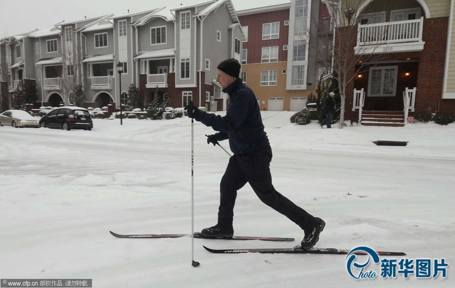 美國(guó)南部遭遇災(zāi)難性暴風(fēng)雪：大雪厚冰前所未有