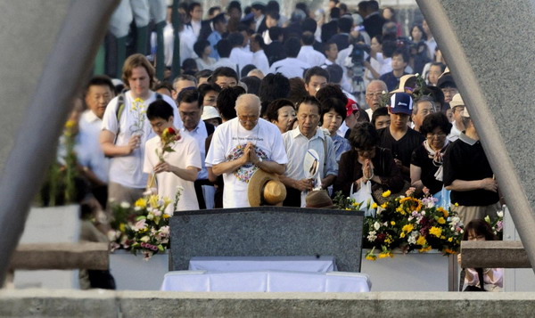 Hiroshima holds A-bomb memorial, US attends