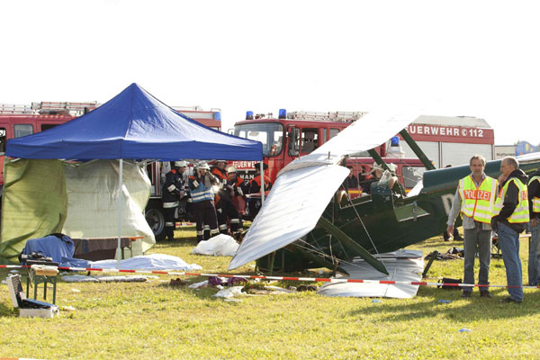 Plane crashed in an air show in Germany, one dead