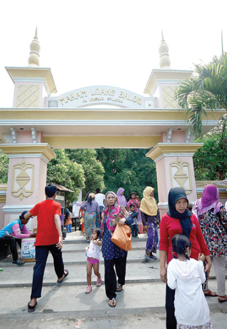 Indonesia pins its hopes on Islamic tourism