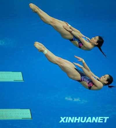 China wins the first Olympic diving gold