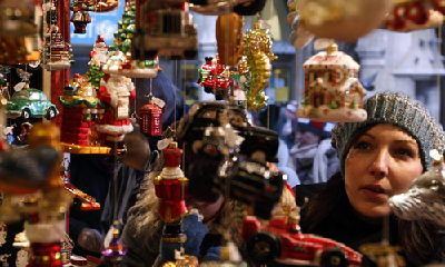 Christmas decorations appealing at Munich market