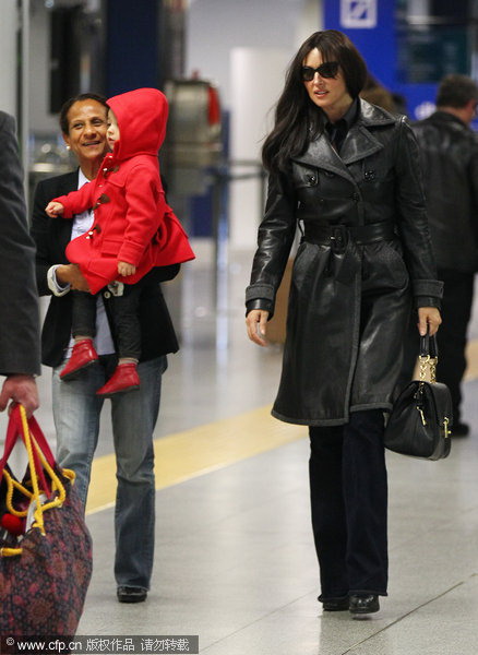 Star Tracks in March:Nicole Kidman and her family at airport