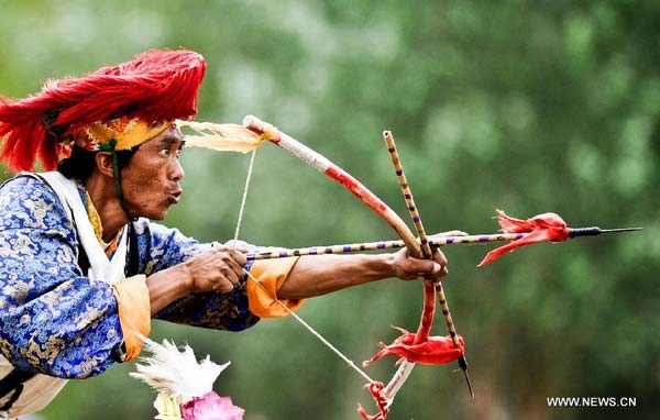 Tibetan farmers celebrate Ongkor Festival