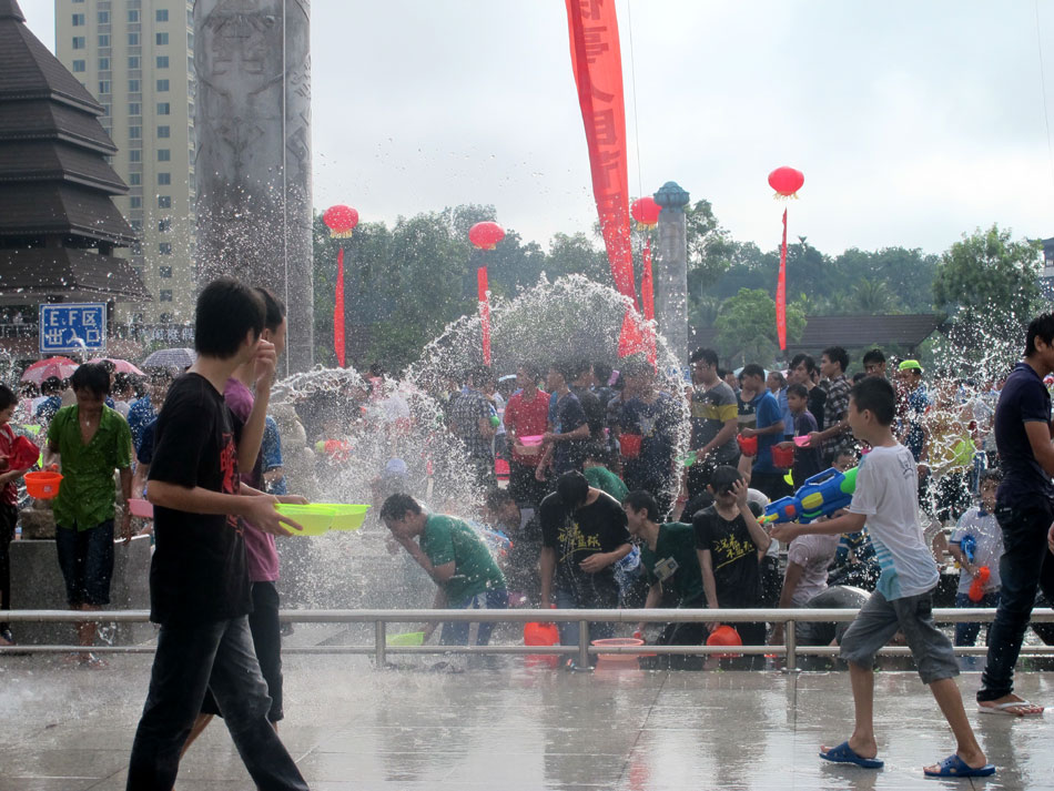 Hainan Seven Fairies Hot Spring Water Fun Day