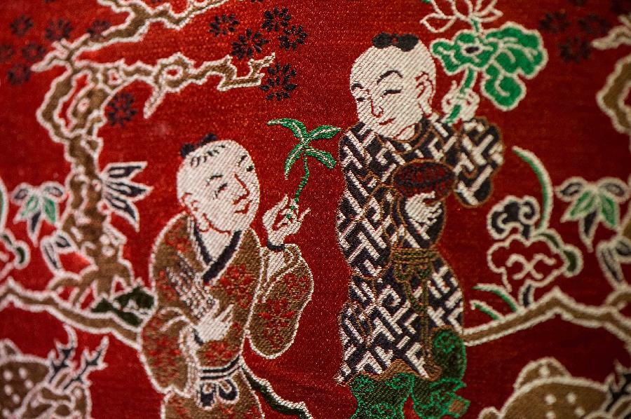 Shu brocade weaved in China's Chengdu