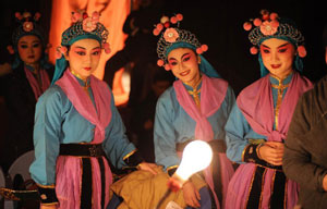 Lingnan puppet show held in Guangzhou