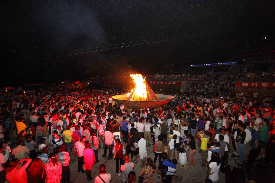 Yi ethnic group celebrate Torch Festival