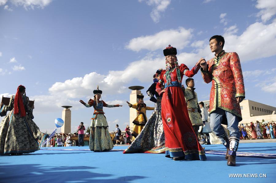 Ethnic costumes tournament held in Inner Mongolia