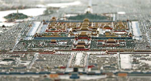 Model gives glimpse of old Beijing