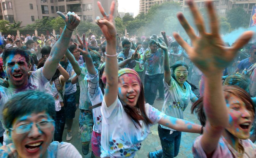 Color Run race held in Dongguan