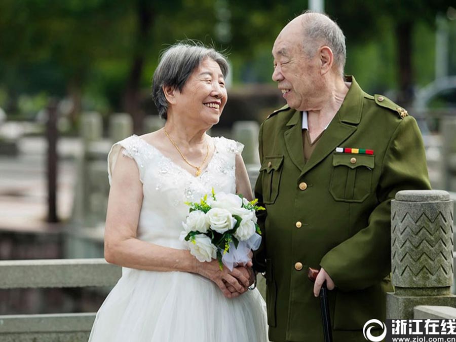 Veterans realize dream of taking wedding photos