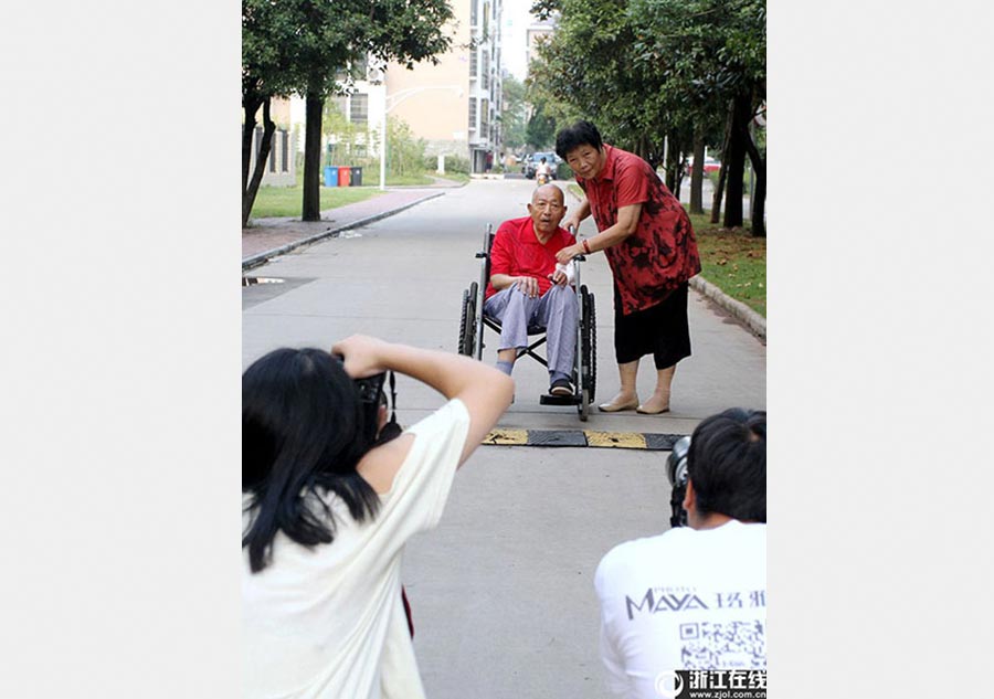 Veterans realize dream of taking wedding photos