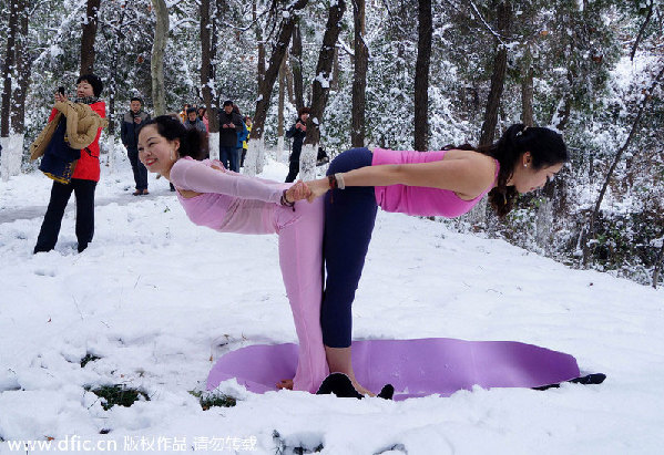 Yoga practice in the snow