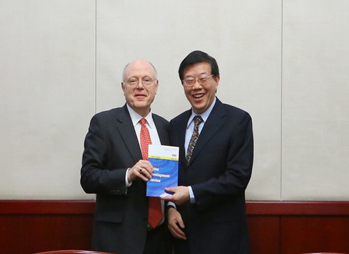 President Li Wei meets with PhRMA Chairman