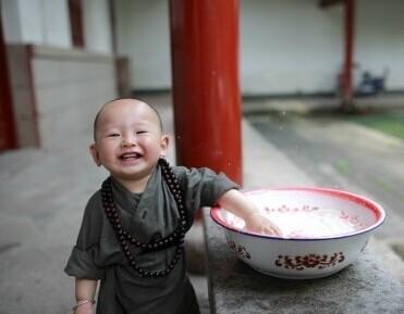 'Little monk' sparks online frenzy