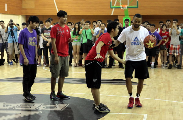 NBA stars promote PEAK sneakers in China