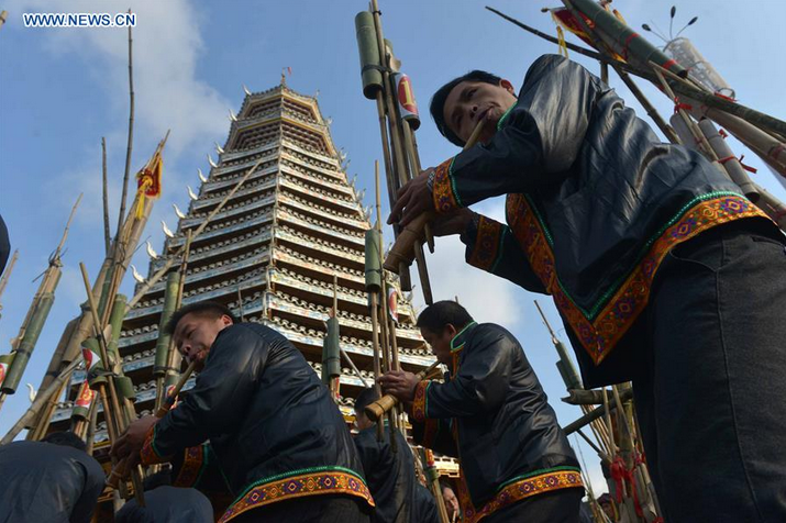 People of Dong ethnic group celebrate Ka Lau chorus festival