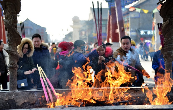 Folk gala celebrates Year of Rooster