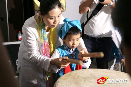 Wuxi holds Chinese-style class for fresh primary school students